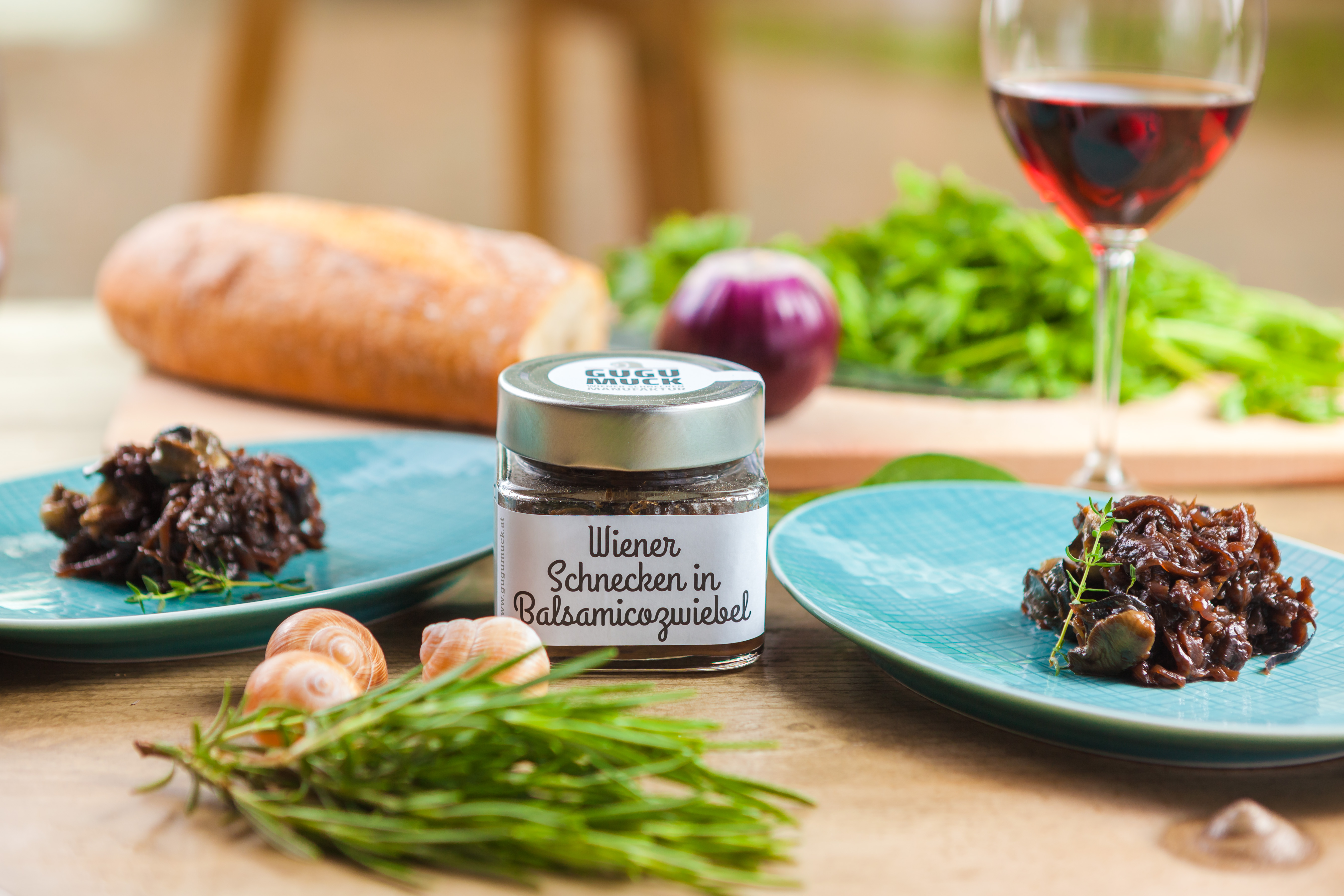 © Philipp Lipiarski / www.lipiarski.com, Wiener Schnecken in Balsamicozwiebel von Gugumuck, Escargots, neben unseren Schnecken Spezialitäten bieten wir auch Lebendschnecken und Schneckenhäuser ab Hof, oder im Online-Shop an