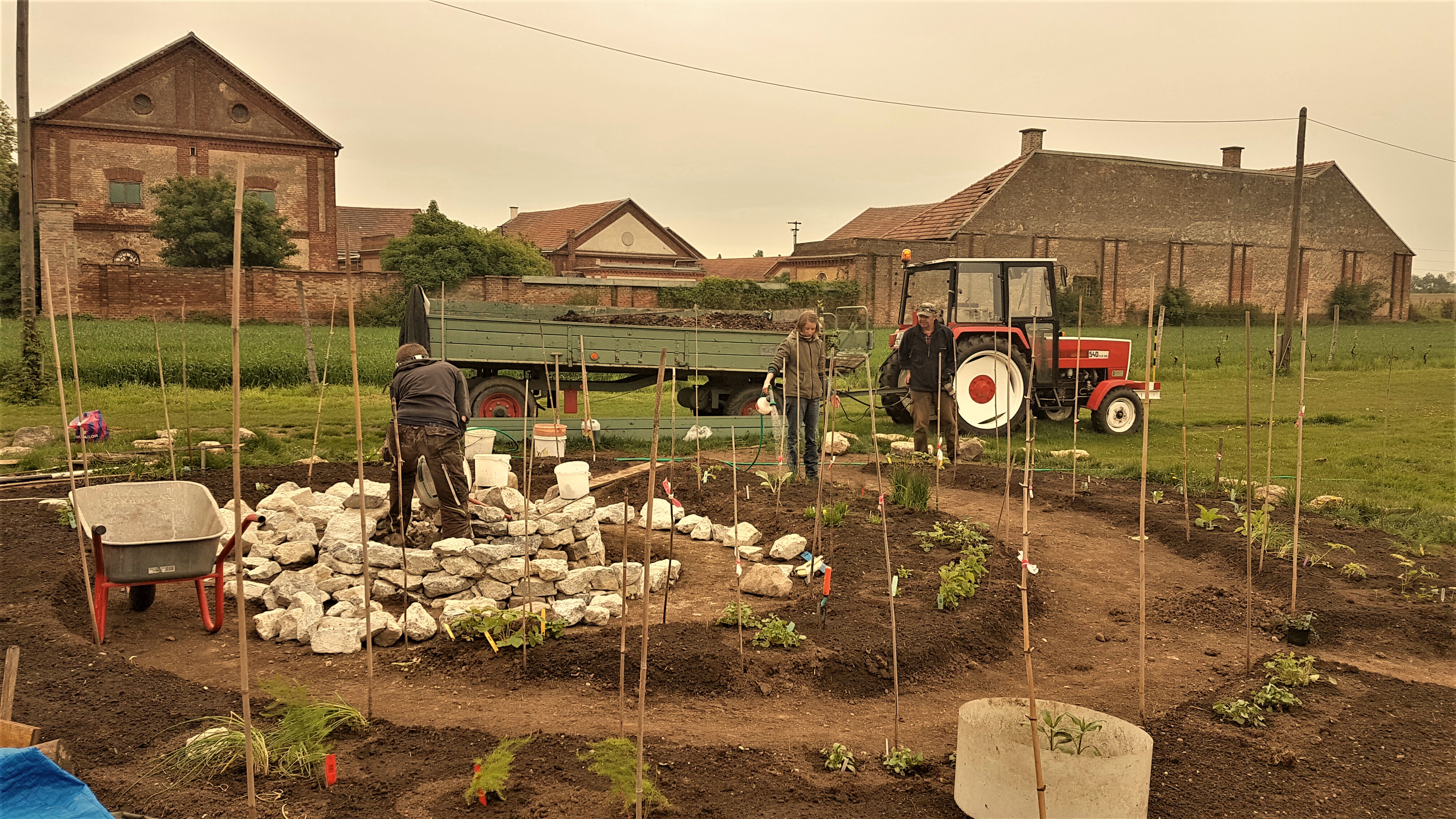 Nachhaltig, produktiver Garten auf der Schnecken-Manufaktur am Gugumuck-Hof, unsere Future Farm mit ihrem Think Tank geht neue Wege in nachhaltiger Landwirtschaft